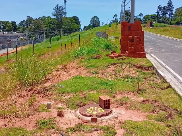 Imagem: O terreno possui 125m² de Área e está localizado em