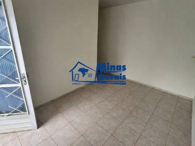 Imagem: CASA COM 03 EDÍCULAS À VENDA - PARQUE