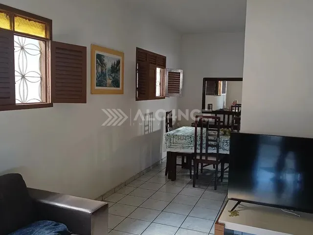 Imagem: Casa - 4 quartos - 3 Suítes - 130 m²