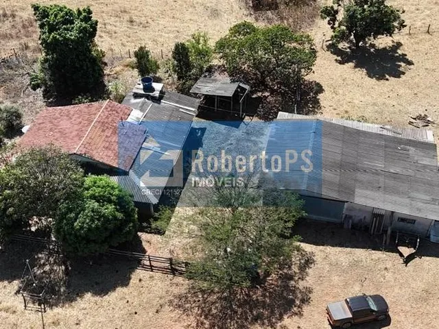 Imagem: A fazenda possui 2 Dormitórios, 1 Suíte, 2 Banheiros,