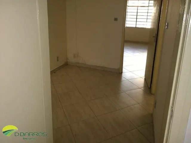 Imagem 2: Casa com excelente localização para venda ou locação , no bairro...
