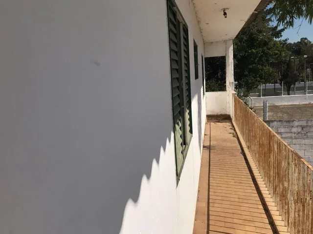 Imagem: Tem Um Sobrado nos Fundos, Tem Uma Area