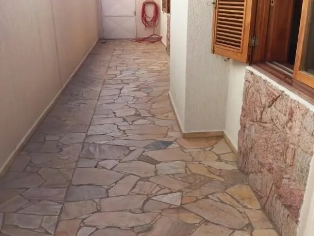 Imagem: A casa possui 3 Dormitórios, 1 Suíte, 438m² de Área,