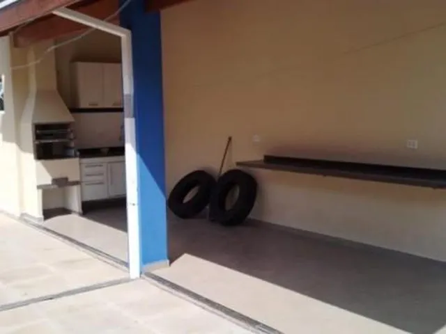 Imagem 2: D Barros Imoveis disponibiliza para locação linda casa térrea em Condomínio fechado