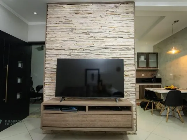 Imagem 10: D Barros Imoveis disponibiliza linda casa para localização no bairro Piracangaguá, em