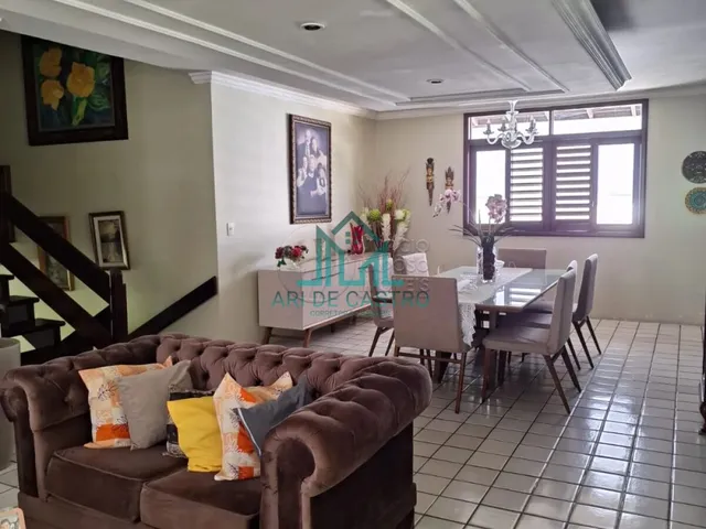 Imagem: Casa com 4 Quartos e Piscina com Área Gourmet