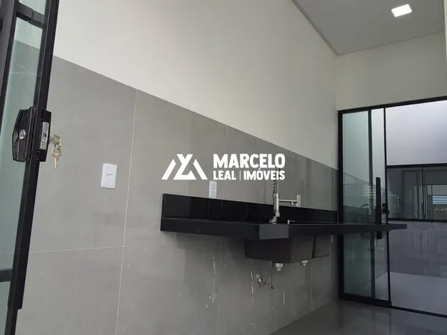 Imagem 3: VENDO CASA NOVA MORADA DOS PASSAROS - IMÓVEL COM ACABAMENTO DIFERENCIADO, PORTÃO
