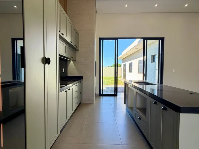 Imagem 13: Casa térrea, Semimobiliada, com piscina à venda no Jardim Pancera