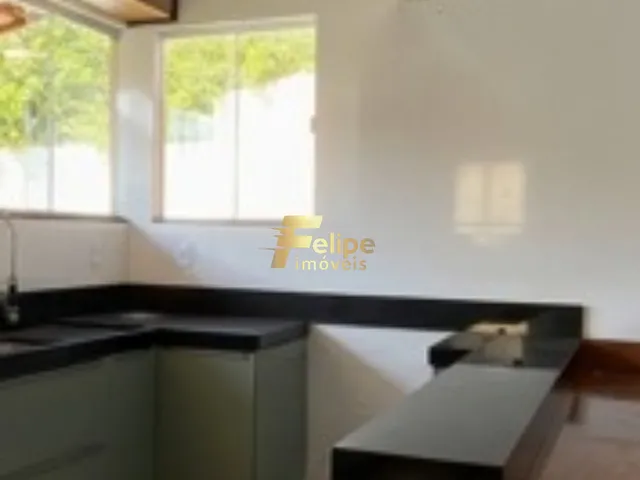 Imagem 4: BELÍSSIMA CASA DE 04 QUARTOS, SENDO 01 SUÍTE, PISCINA, EXCELENTE LOCALIZAÇÃO, À