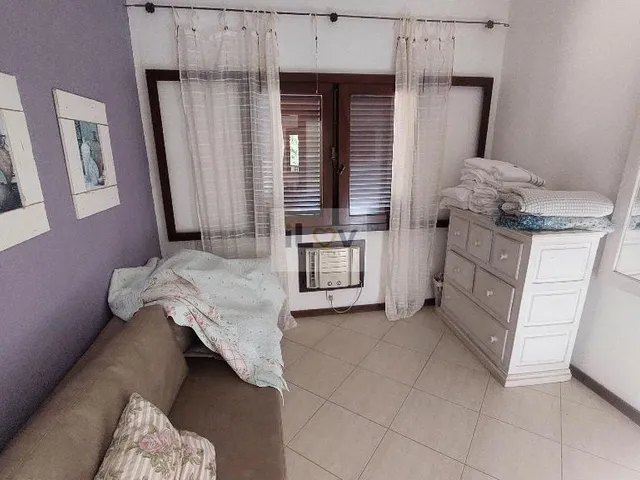 Imagem 6: Casa com 5 quartos (3 suítes) + Piscina e Espaço Gourmet completo Pertinho da Praia de