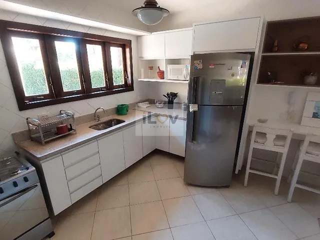 Imagem 9: Casa com 5 quartos (3 suítes) + Piscina e Espaço Gourmet completo Pertinho da Praia de