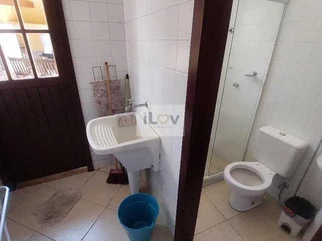 Imagem 10: Casa com 5 quartos (3 suítes) + Piscina e Espaço Gourmet completo Pertinho da Praia de