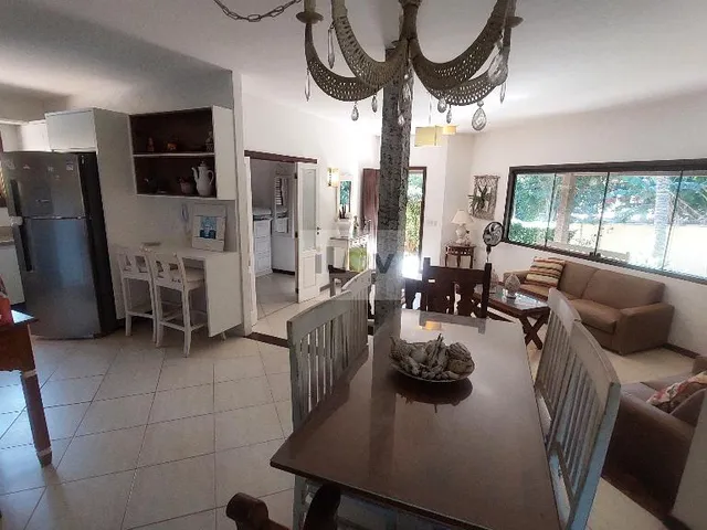 Imagem 12: Casa com 5 quartos (3 suítes) + Piscina e Espaço Gourmet completo Pertinho da Praia de