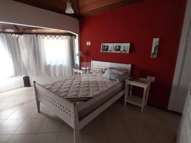 Imagem 14: Casa com 5 quartos (3 suítes) + Piscina e Espaço Gourmet completo Pertinho da Praia de