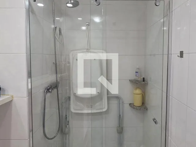 Imagem 11: Este apartamento de 68 metros quadrados oferece uma combinação perfeita de conforto e