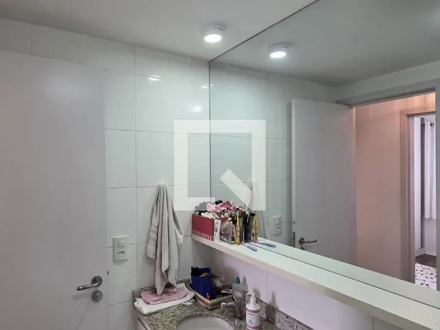 Imagem 14: Este apartamento de 68 metros quadrados oferece uma combinação perfeita de conforto e