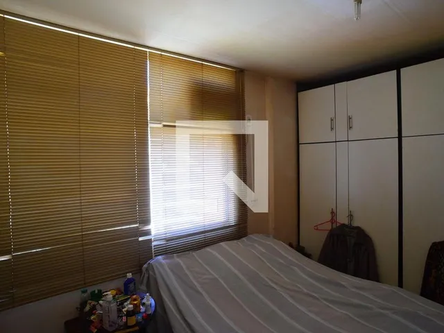 Imagem 15: Localizado na vibrante Barra da Tijuca, no Rio de Janeiro, este apartamento oferece uma