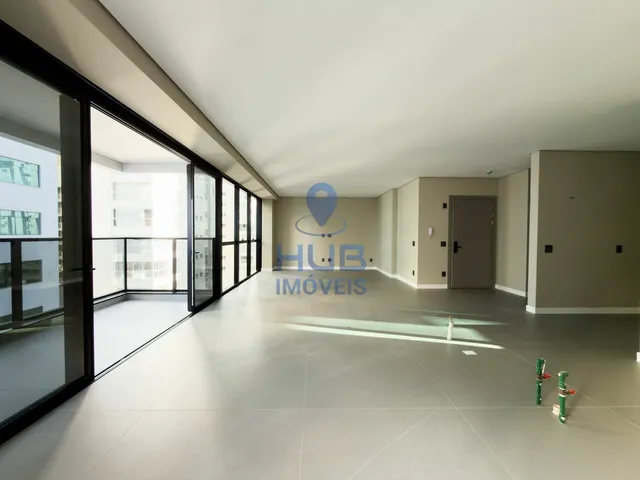 Imagem 3: Diferenciado com 4 Dormitórios À Venda Sendo 4 Suítes, 255.5 M² por - R$ 8.100.000,00 - Centro - Bal. Camboriú/Sc