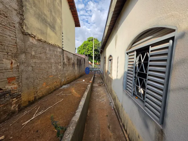 Imagem 4: Oportunidade no Bairro Santo André: Casa à Venda em Amplo Terreno - Anápolis