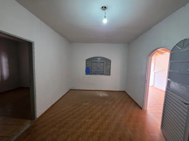 Imagem 11: Oportunidade no Bairro Santo André: Casa à Venda em Amplo Terreno - Anápolis