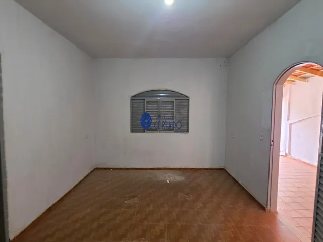 Imagem 13: Oportunidade no Bairro Santo André: Casa à Venda em Amplo Terreno - Anápolis