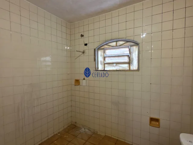 Imagem 3: Oportunidade no Bairro Santo André: Casa à Venda em Amplo Terreno - Anápolis