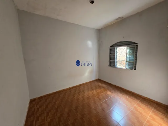 Imagem 2: Oportunidade no Bairro Santo André: Casa à Venda em Amplo Terreno - Anápolis