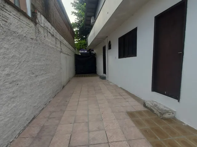 Imagem 8: CASA COM BOA LOCALIZAÇÃO NO BAIRRO SOUZA CRUZ
