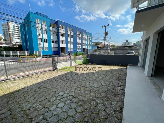 Imagem 5: Excelente loja com 2 banheiros e 2 vagas de estacionamento em Barreiros!