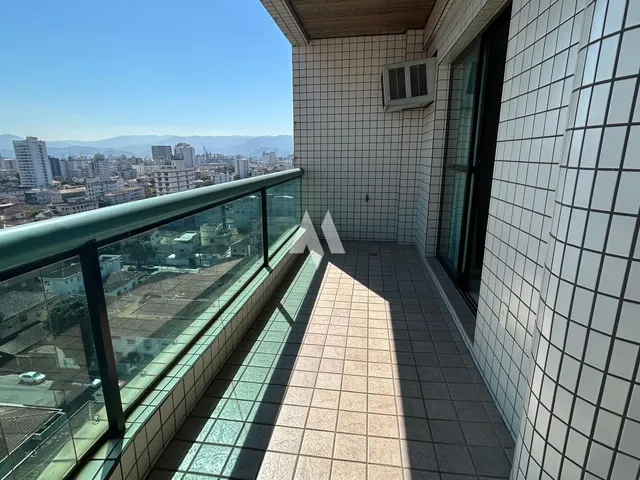 Imagem: O apartamento possui 5 Dormitórios, 1 Suíte, 4 Banheiros,