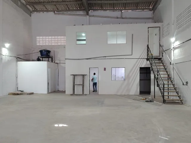 Imagem 2: SIQUEIRA ALUGA: GALPÃO COMERCIAL DE 420m² EM PORTA LARGA