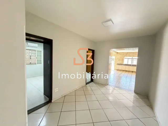 Imagem 11: Casa para Locação no Bairro Martins em Uberlândia-MG: 3 quartos, 2 suítes, 4