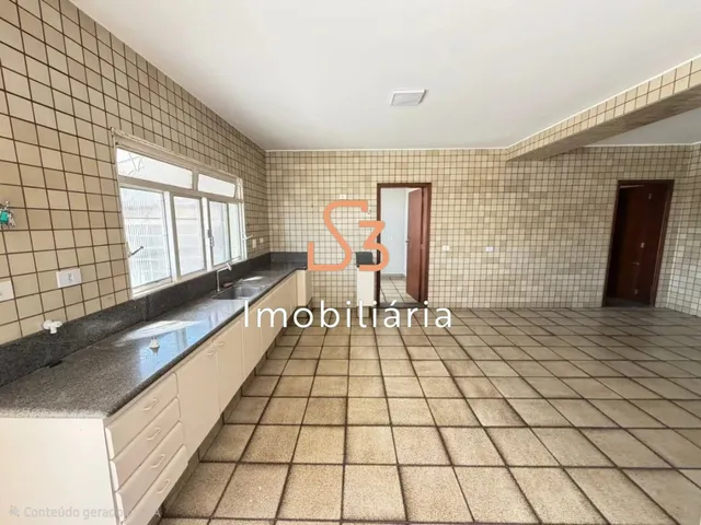 Imagem 15: Casa para Locação no Bairro Martins em Uberlândia-MG: 3 quartos, 2 suítes, 4