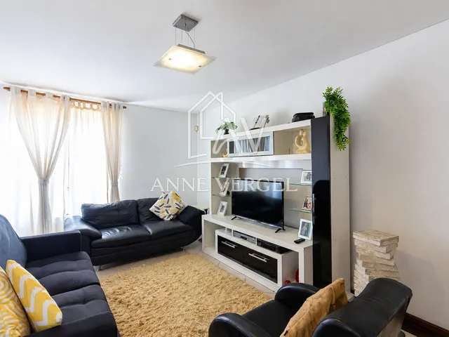 Imagem: A casa possui 3 Dormitórios, 1 Suíte, 2 Banheiros, 3