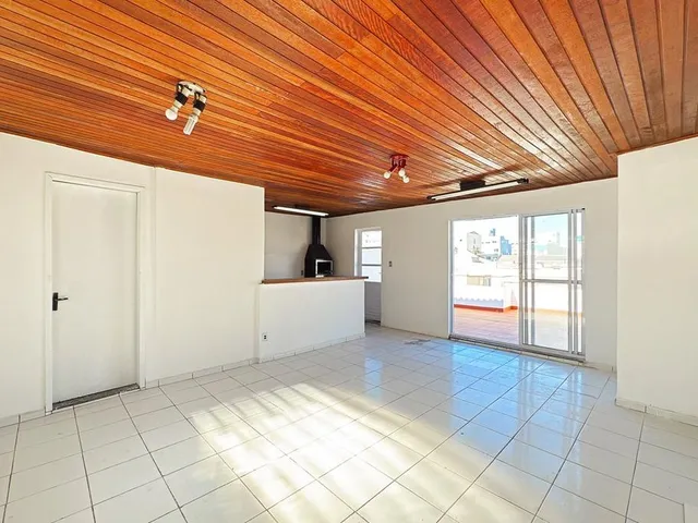 Imagem 2: Cobertura À Venda na Cidade Baixa, Porto Alegre, 3 Suítes, 210M², Sacadas e Espaço Gourmet