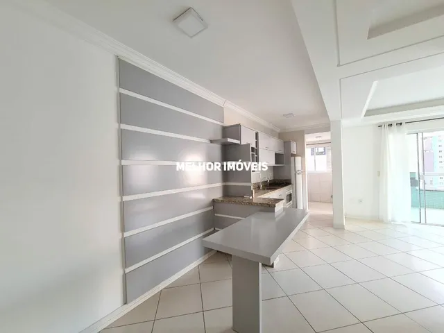 Imagem 16: Locação Anual com 02 suítes e 1 vaga de garagem privativa localizado em rua reta ao
