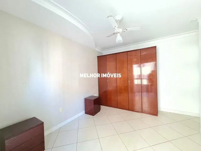 Imagem 2: Locação Anual com 02 suítes e 1 vaga de garagem privativa localizado em rua reta ao