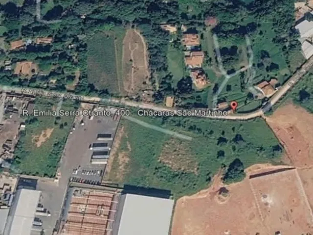 Imagem: O terreno possui 5.500m² de Área Privada e está