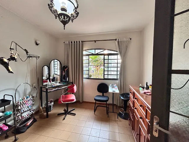 Imagem 5: Casa com 3 dormitórios à venda, 241 m² por R$ 950.000,00 - Centro - Patos de Minas/MG