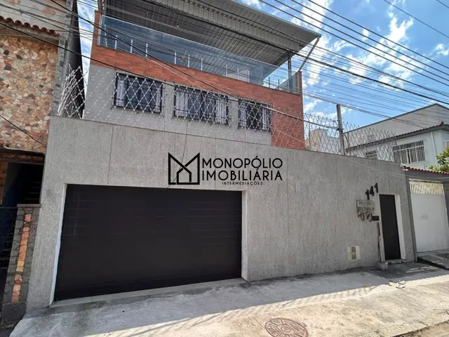 Imagem: Casa à Venda com 3 Quartos e Suíte