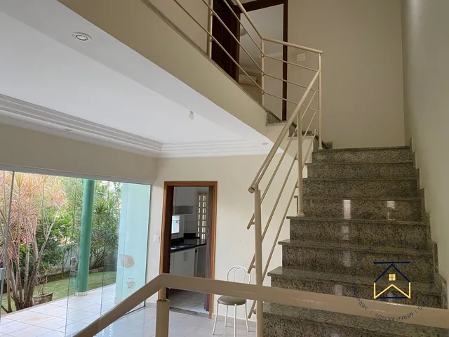 Imagem: A casa em condomínio possui 6 Dormitórios, 3 Suítes, 4