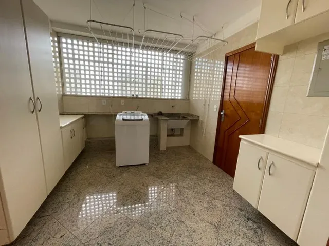 Imagem 10: VENDA - SQS 316 - APARTAMENTO DE CANTO - 247 M² - 4 QUARTOS - 2 SUÍTES - NASCENTE