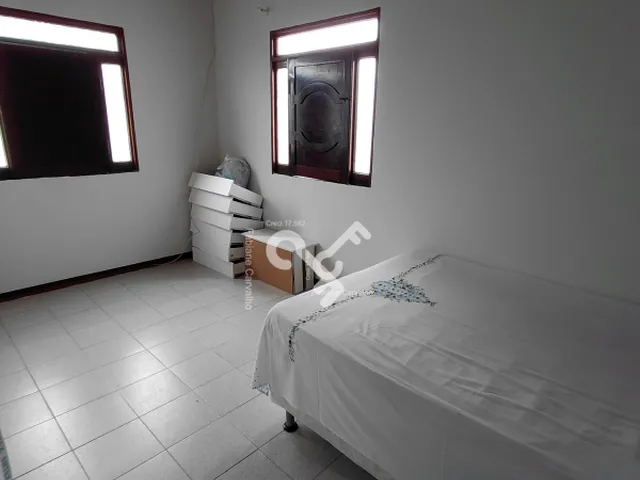 Imagem 15: ESTRADA DO COCO, Abrantes. Duplex composto de 4 quartos sendo 1 suíte superior e 1