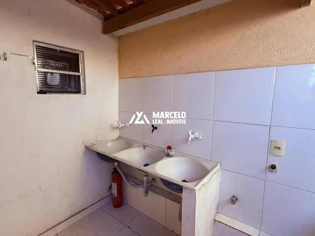 Imagem 4: Vendo casa térrea solta com 3/4 sendo 01 suíte no Bairro Cidade Modelo pronta pr