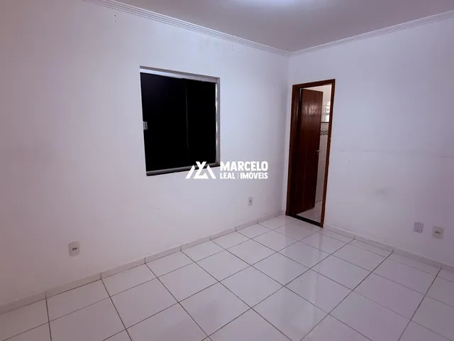 Imagem 3: Vendo casa térrea solta com 3/4 sendo 01 suíte no Bairro Cidade Modelo pronta pr