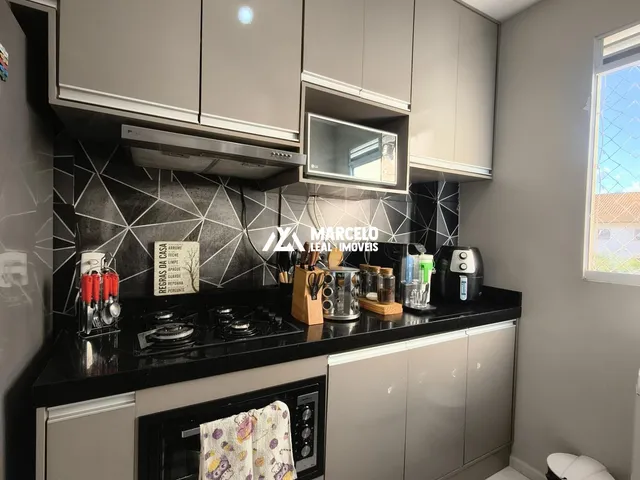 Imagem 3: VENDO apto de 3º andar com excelentes armários planejados na cozinha no Condomín