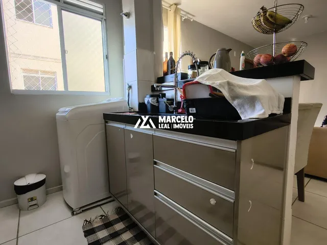 Imagem 5: VENDO apto de 3º andar com excelentes armários planejados na cozinha no Condomín