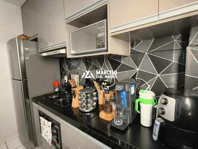 Imagem 7: VENDO apto de 3º andar com excelentes armários planejados na cozinha no Condomín