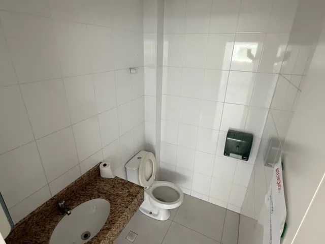 Imagem 12: Sala comercial Sala comercial com 3 banheiros