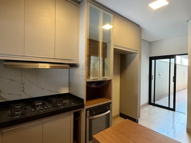 Imagem 3: Casa com piscina